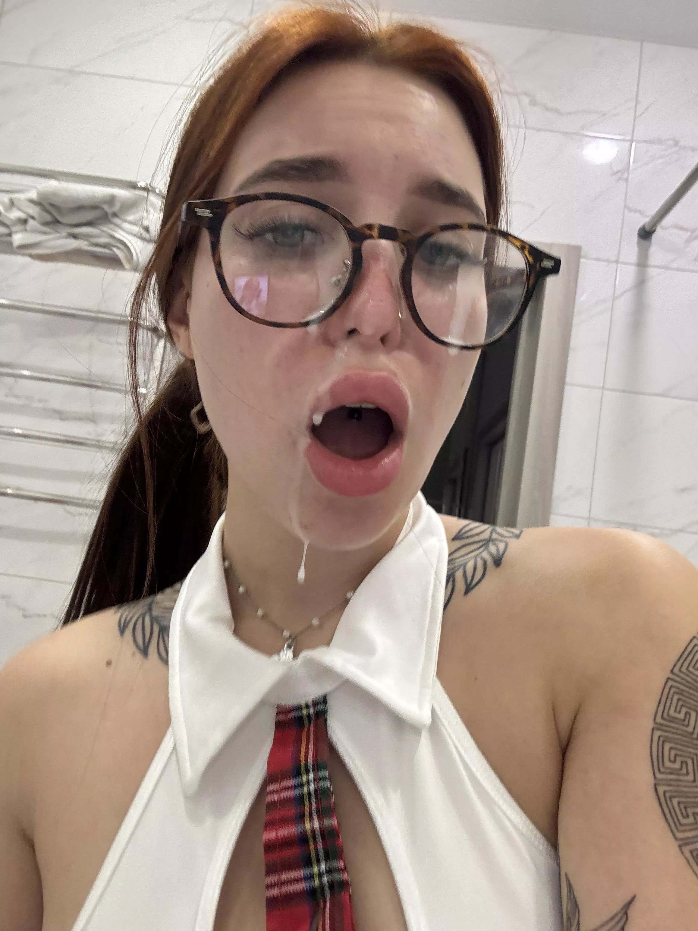 I'll be sending random pics for next 234 comments... who's in?