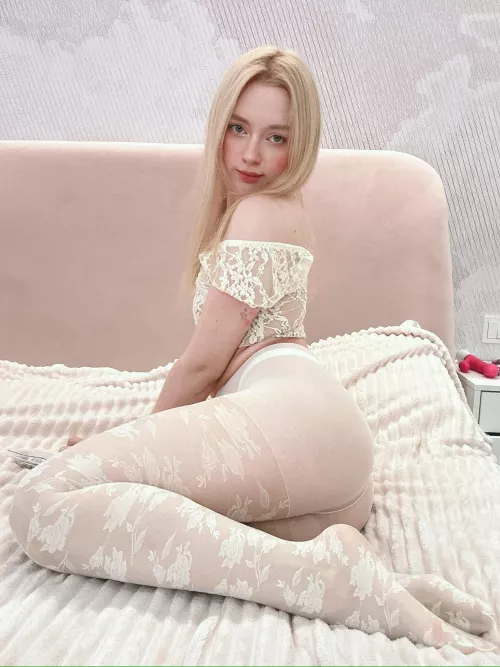 I'm sure a 16th or 17th century princess would give up her virginity for these marvelous tights