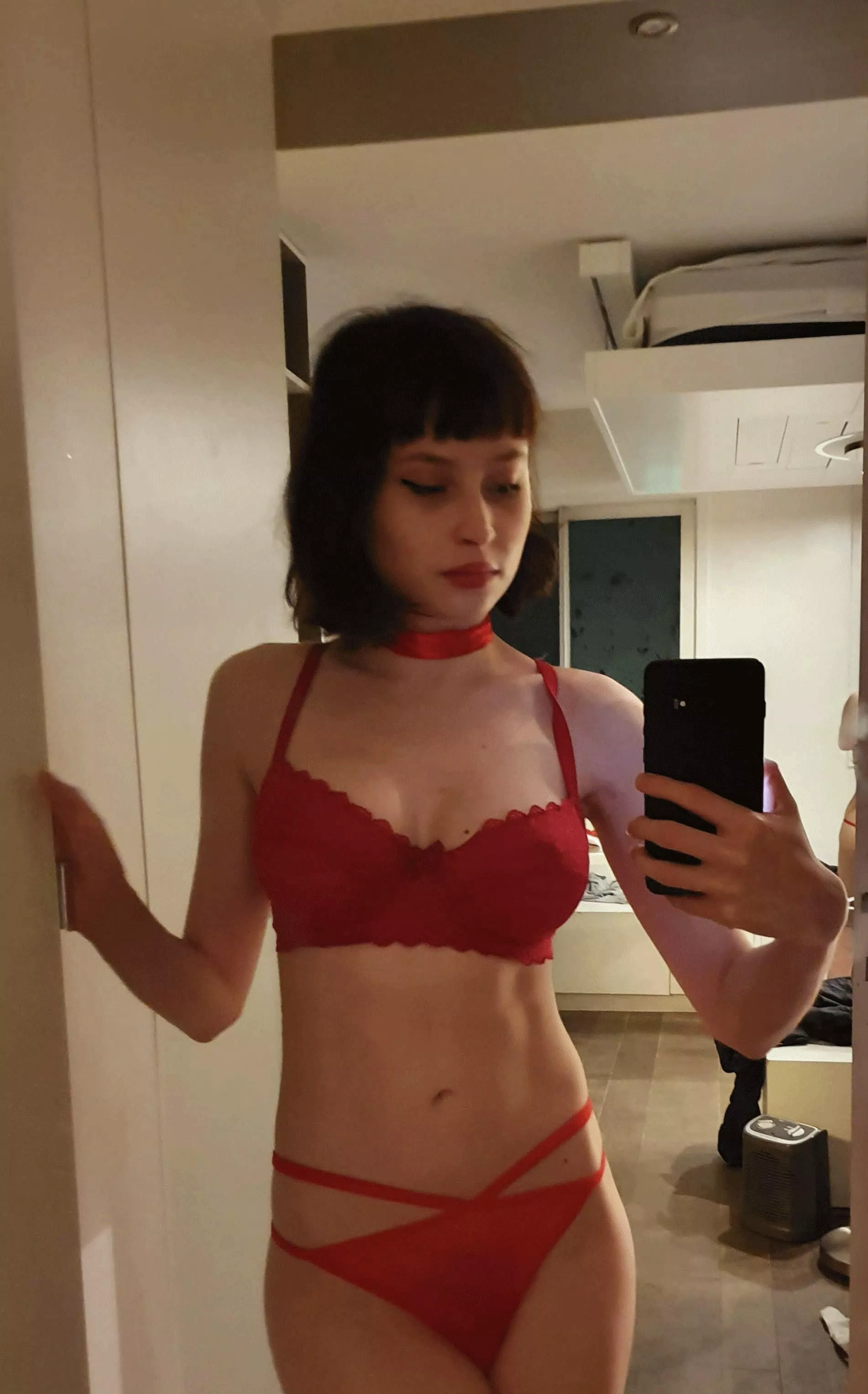 lace bra on, waiting for u babe