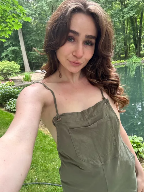 My overalls have two little clips and then they come falling off