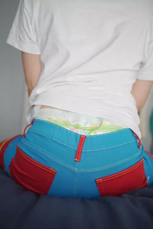 Nothing melts me faster then having my CG point out that my diaper is peeking out over my shorts 😳