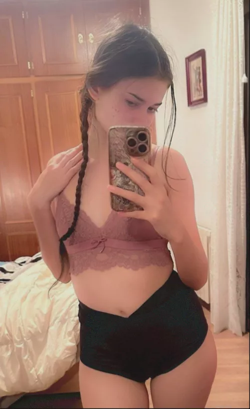 Rest day.... or are we doing bedroom Cardio (f)