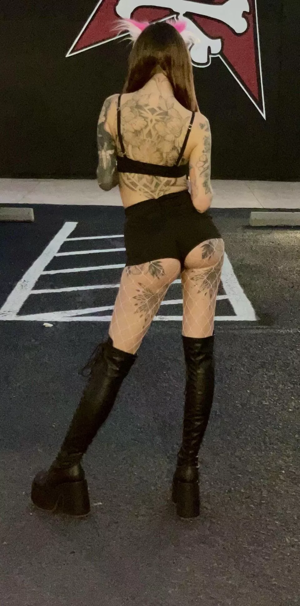 tattooed rave girl.. lemme stomp on you ❤️‍🔥