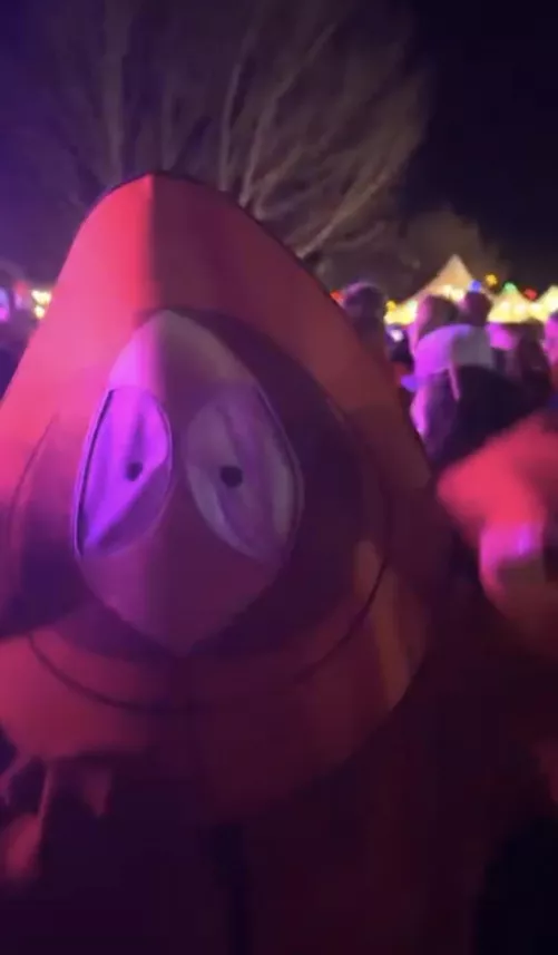 Would you bang a girl who dressed as Kenny for a festival 