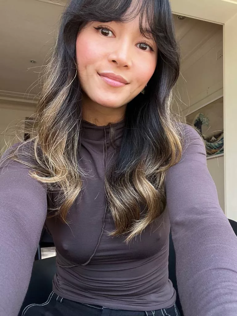 Would you be able to maintain eye contact if I turned up to a dinner party like this? 