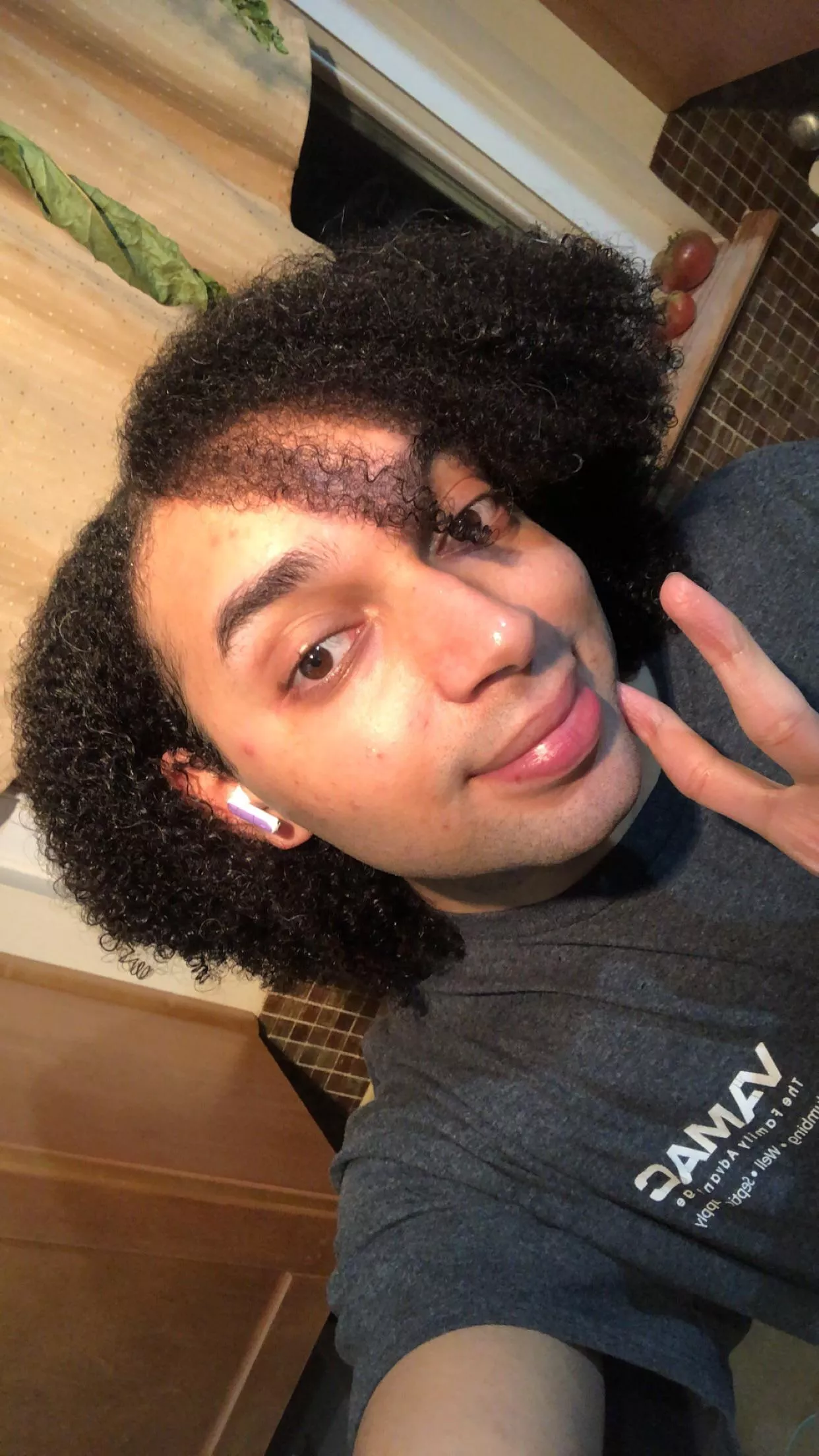 anyone wanna hang out? :3