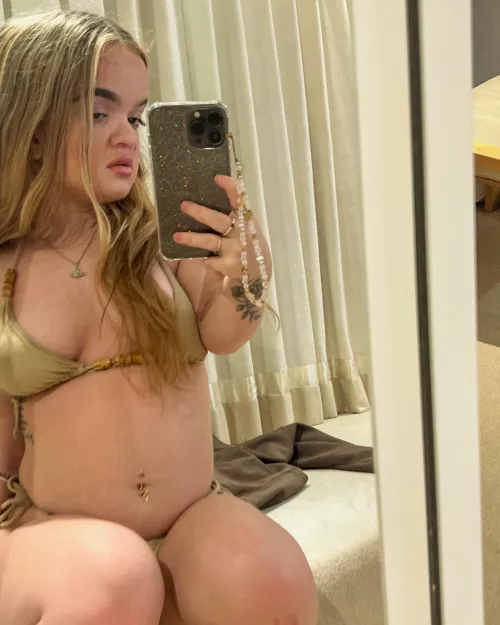 Are my dwarf thick thighs attractive or not