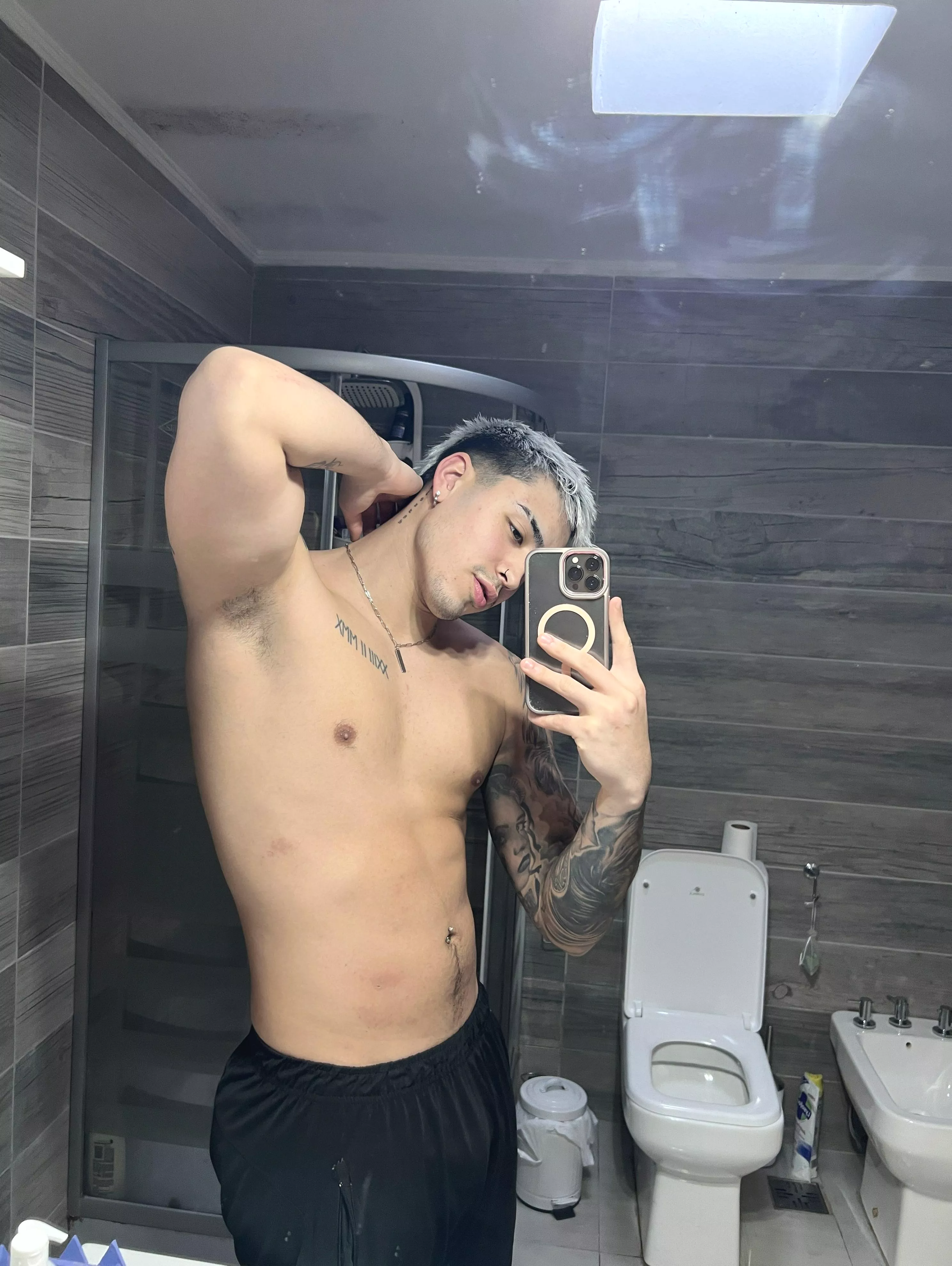 Aren't you curious to know how my freshly-worked-out pits smell?