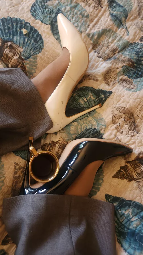 Black or white either wah happy tuesday!!!