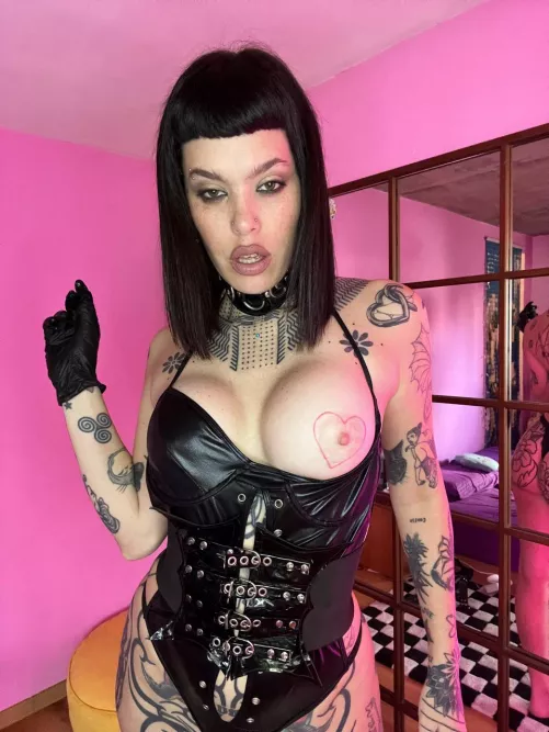 describe my body and be honest