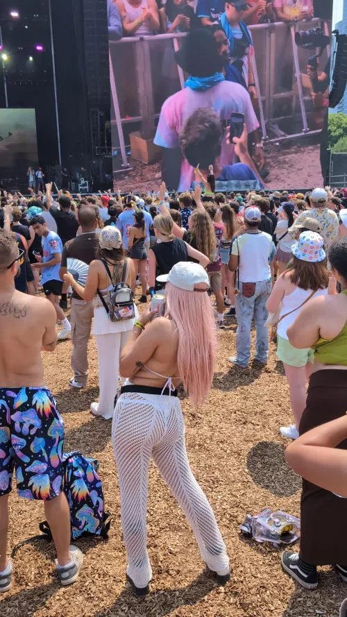 Fun times with white pants