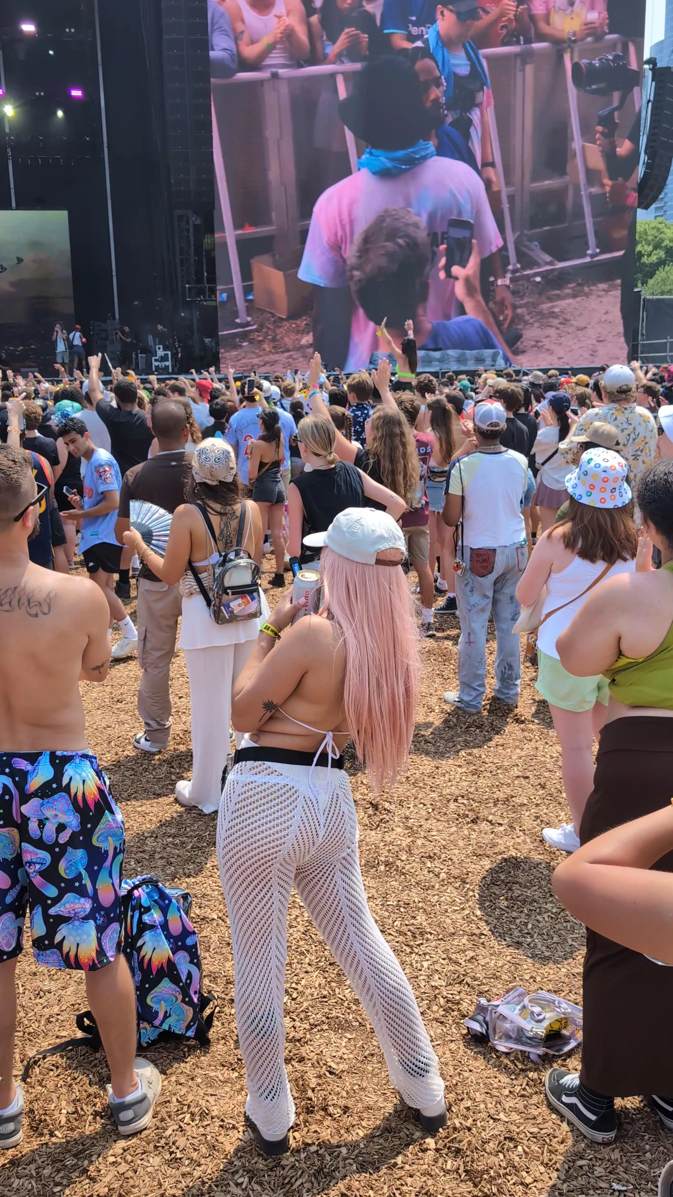 Fun times with white pants