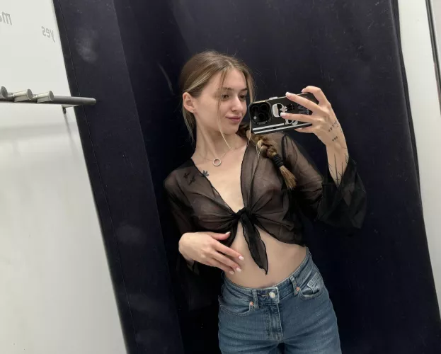 I love taking selfies in changing room