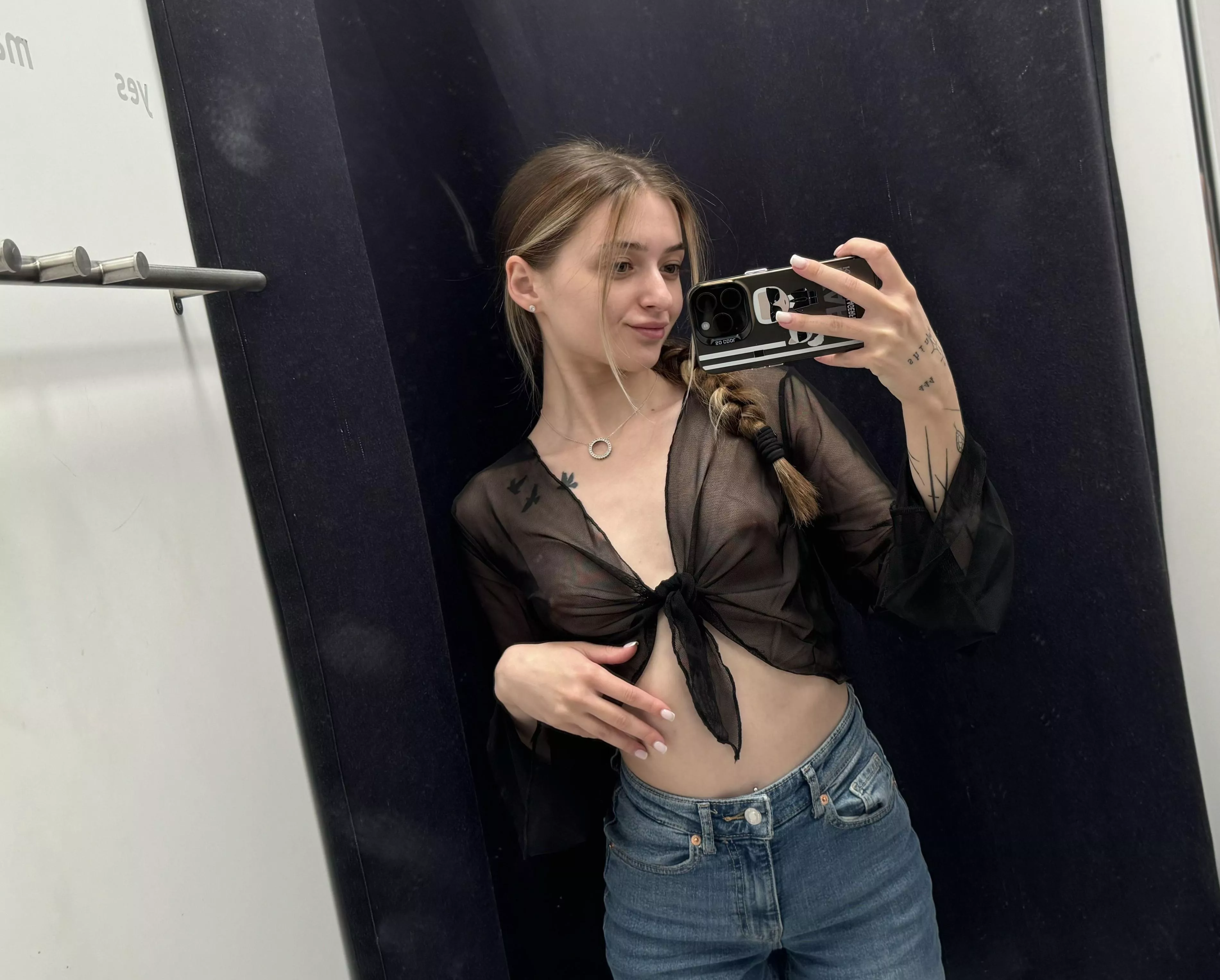 I love taking selfies in changing room