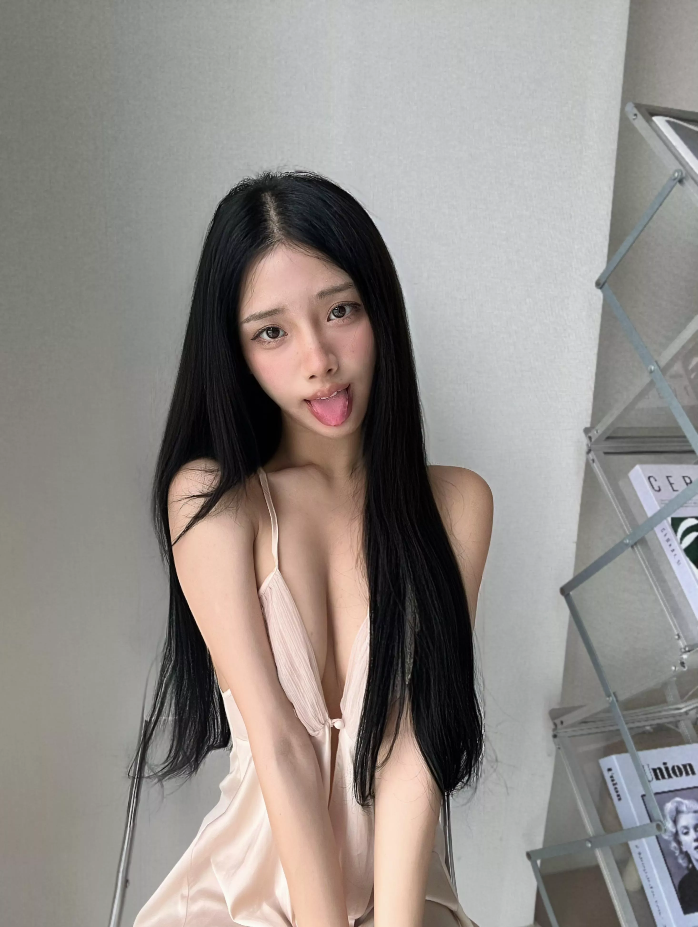 I would love a married cheating man to play with me right now 