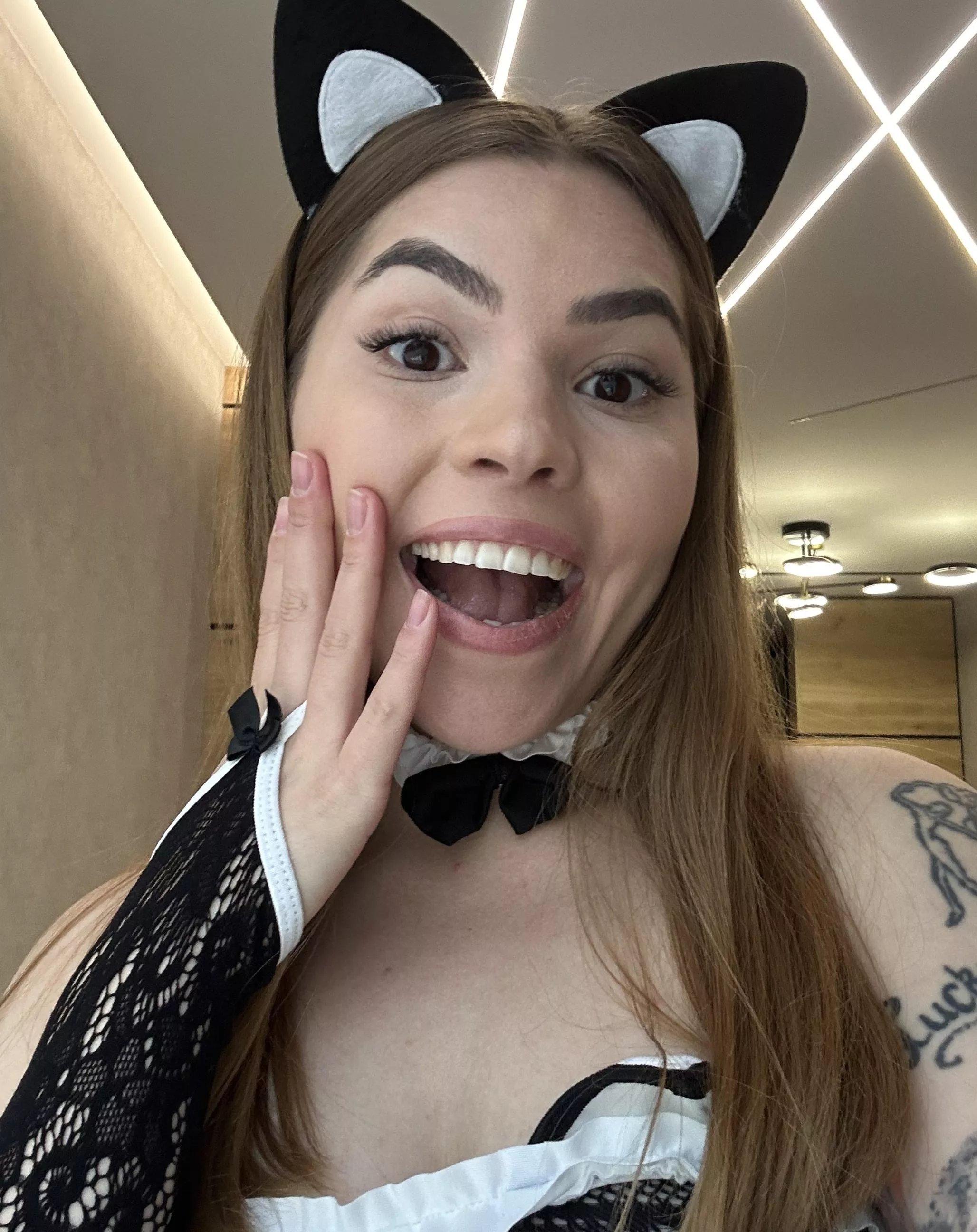 I'm so happy, I see the sausage in your hands