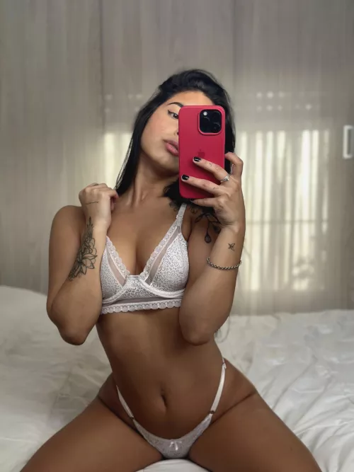 just turned 18 and still a bit shy about my body... do u think im cute