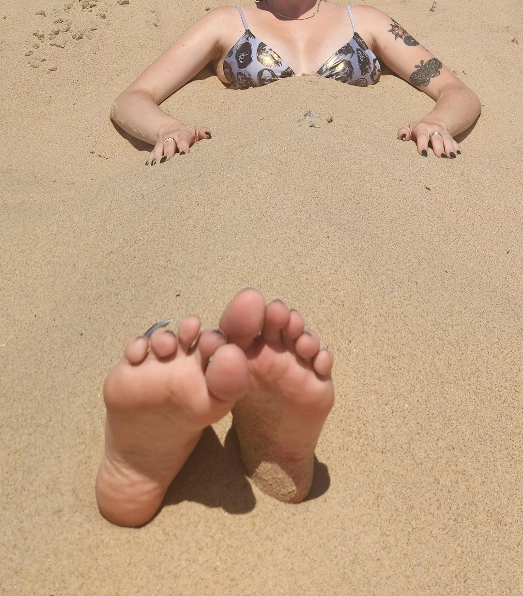 My Helpless, Sandy Soles