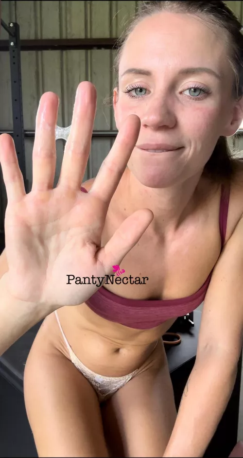 Sticky fingers [image]