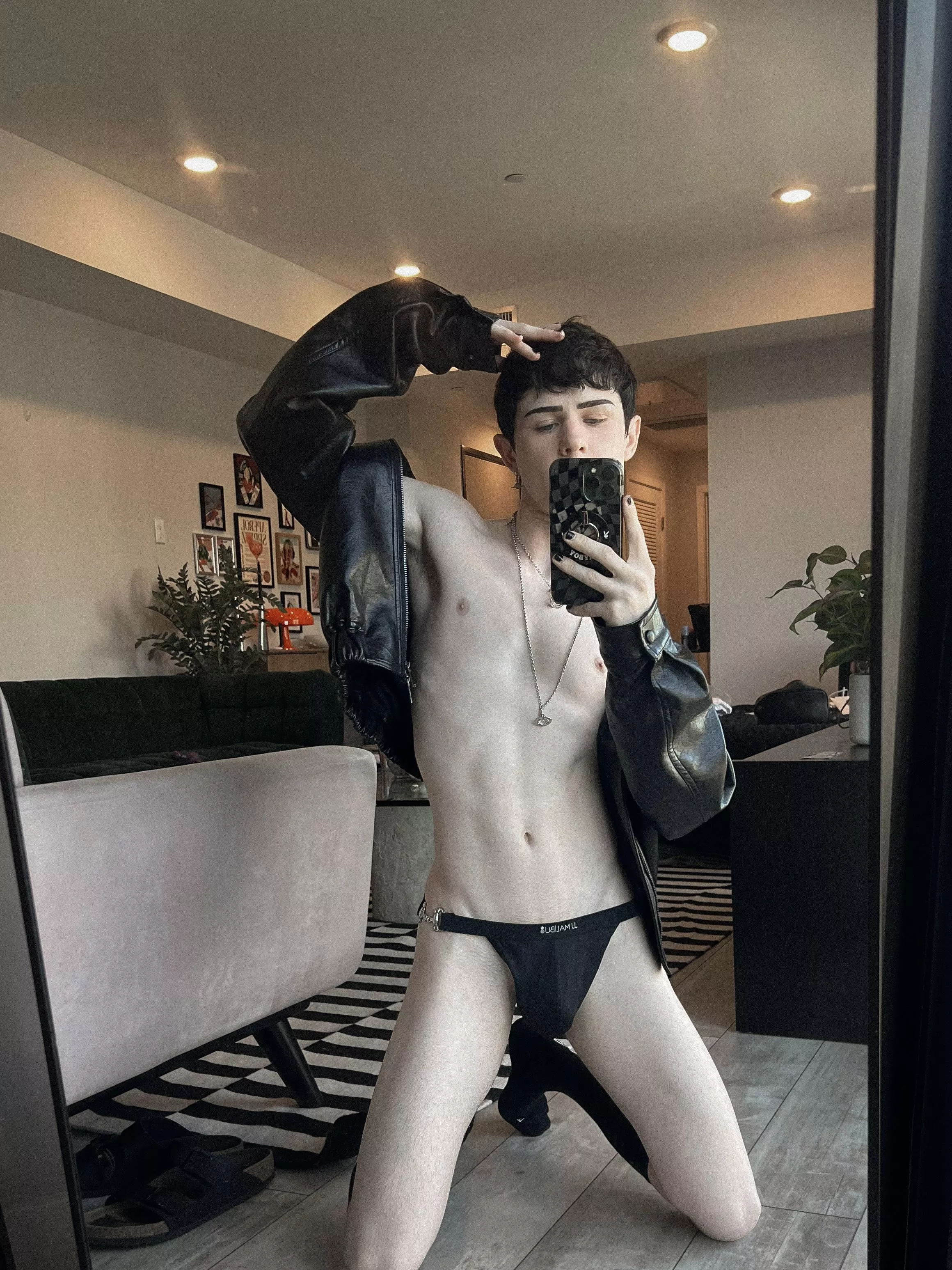 Undue the latch on my speedo ? 🫢