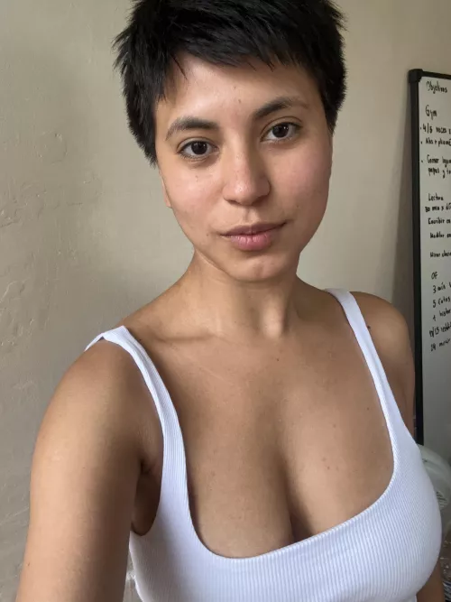 Would I catch your attention at the street? 