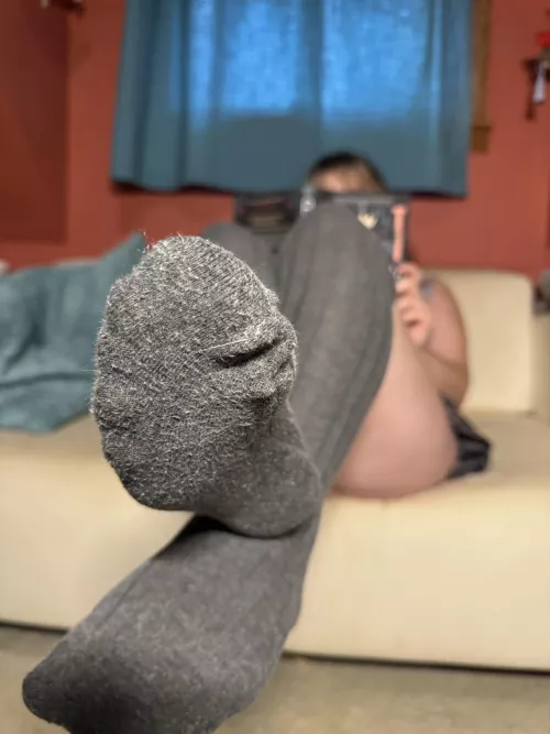 Can I leave these in your face while I read?