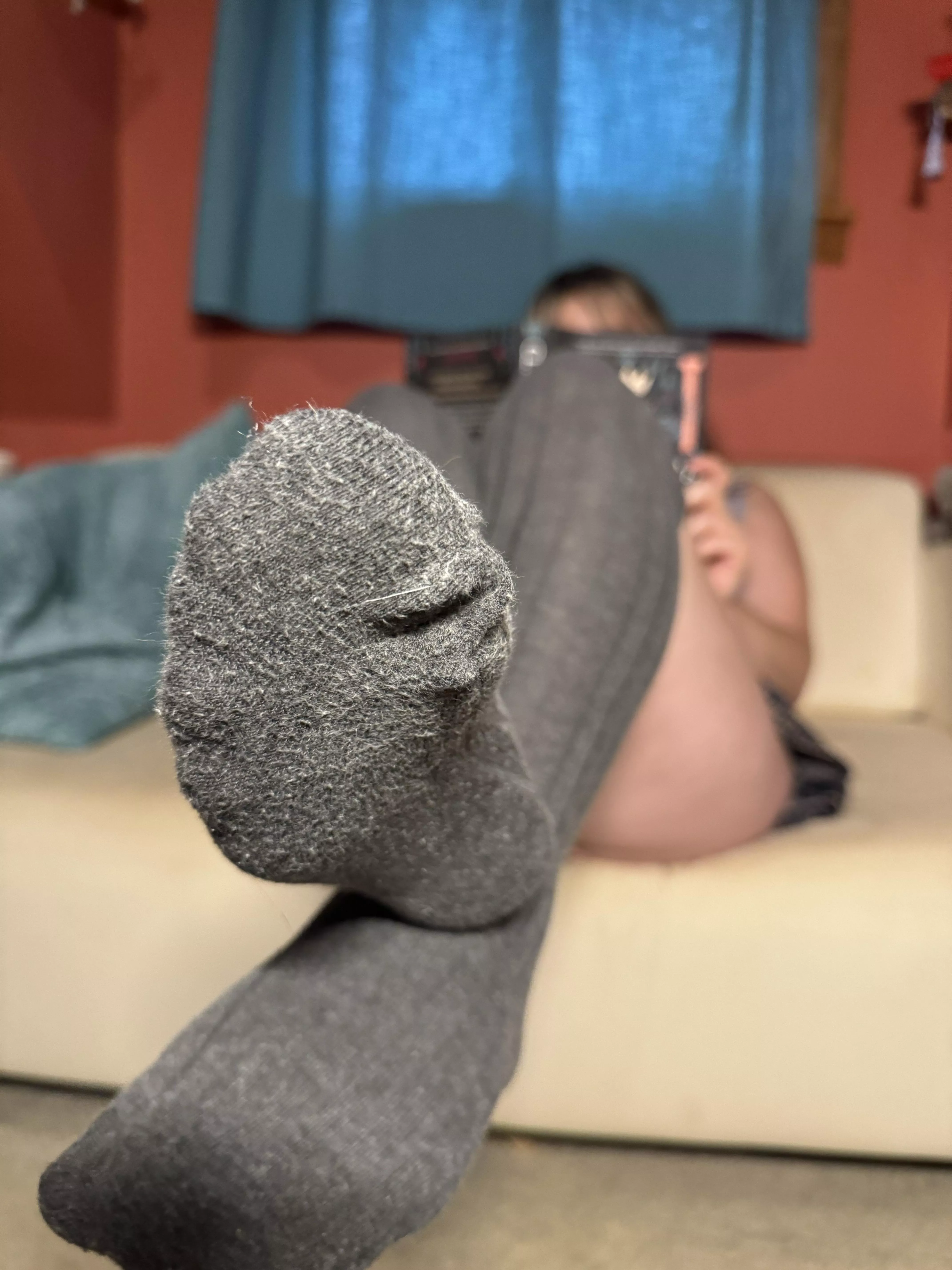 Can I leave these in your face while I read?