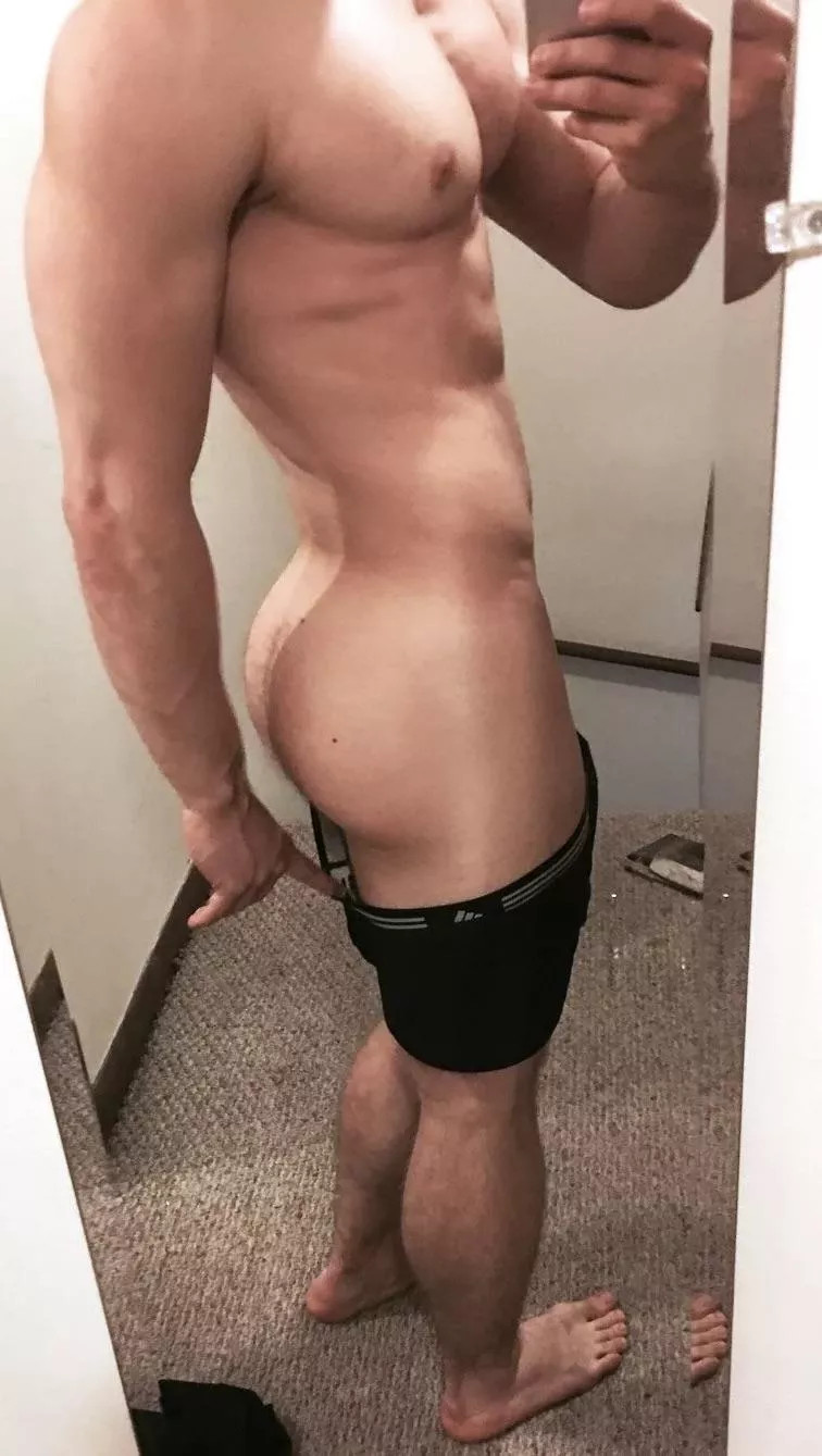 Do you like short guys? I’m 25 and I’m only 5’6” tall. 