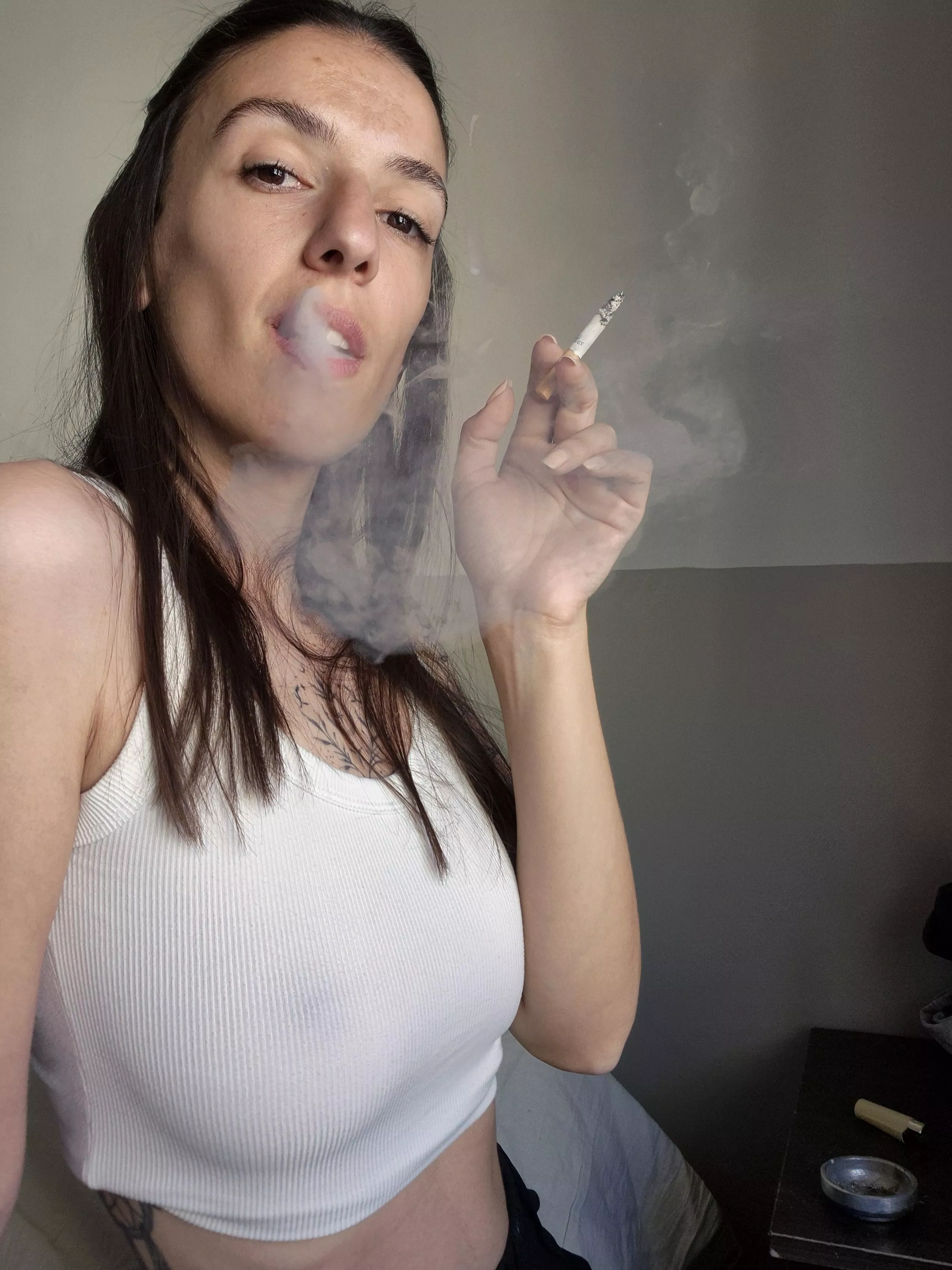 Good morning! I'm never here at this hour... 11am here! Hope you've had your first cigarette of the day