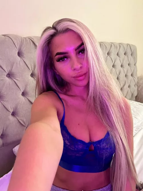 i feel like blue makes my boobs pop