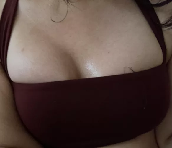 i get so sweaty during workouts :3 