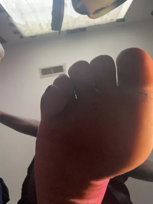 I know you want Mommy to put her dirty, sweaty feet in your face while you pump for me with my sock in your mouth