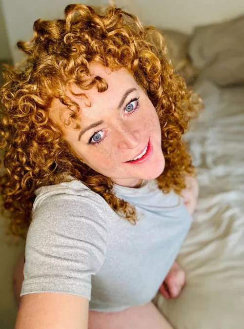 [IRTR] 32 and my hair is looking really messy today but I hope I look cute