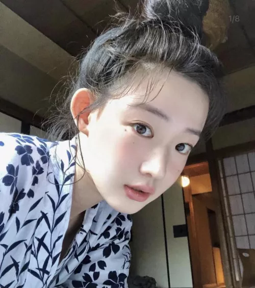 Name a JAV Actress that looks like her 🔥👆