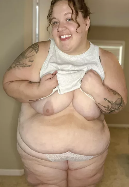 You caught me undressing, what’s next? ☺️👉🏻👈🏻