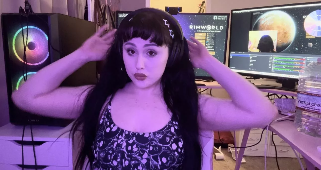 Emo girls are cutest when cumming <3