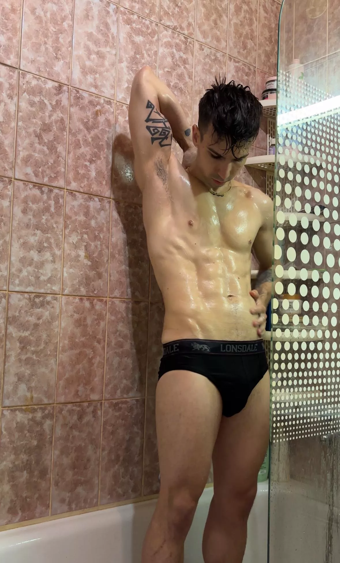 I like hot showers only😋