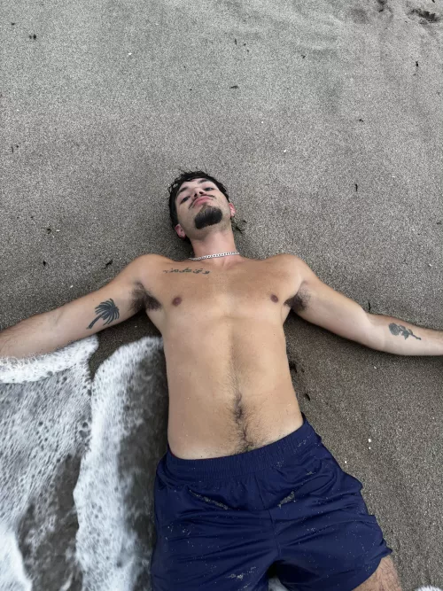 Inhale me on the beach 