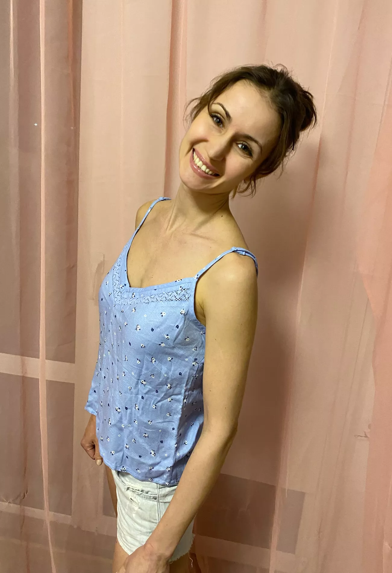 My smile can make you happy today and even tomorrow. Free access in the comments.