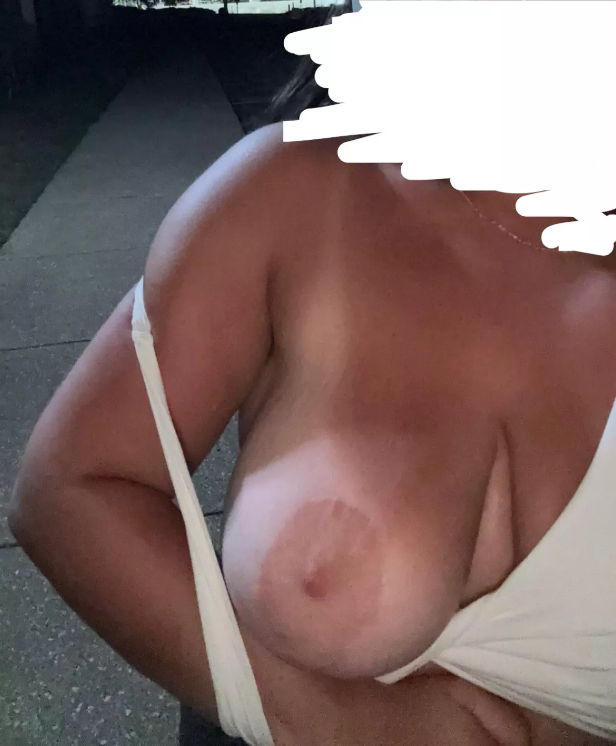 My walks are always braless 😈 