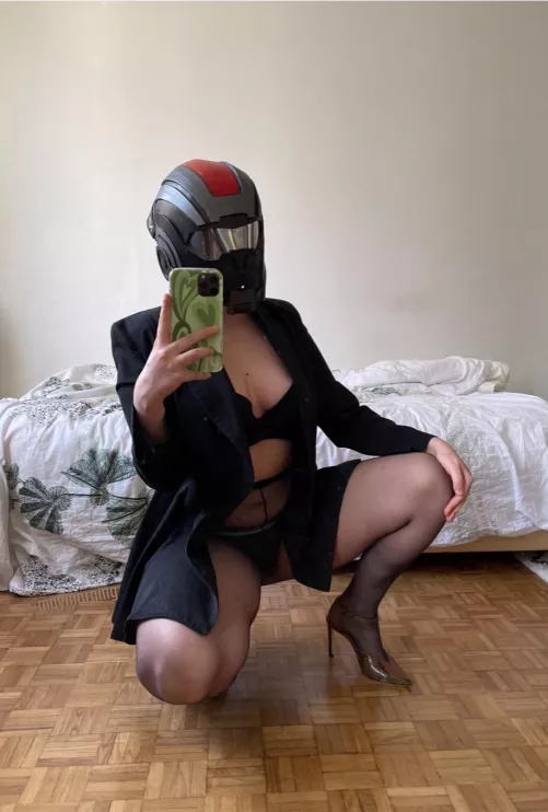 Ready to go meet Udina [Fem Shepard]