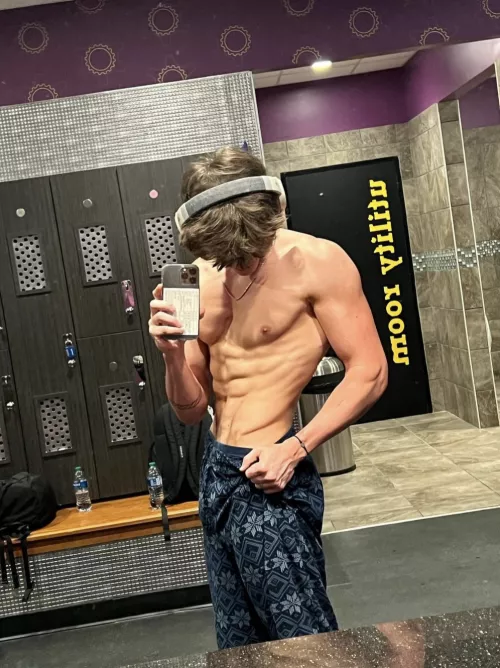 wanna have fun in the locker room?