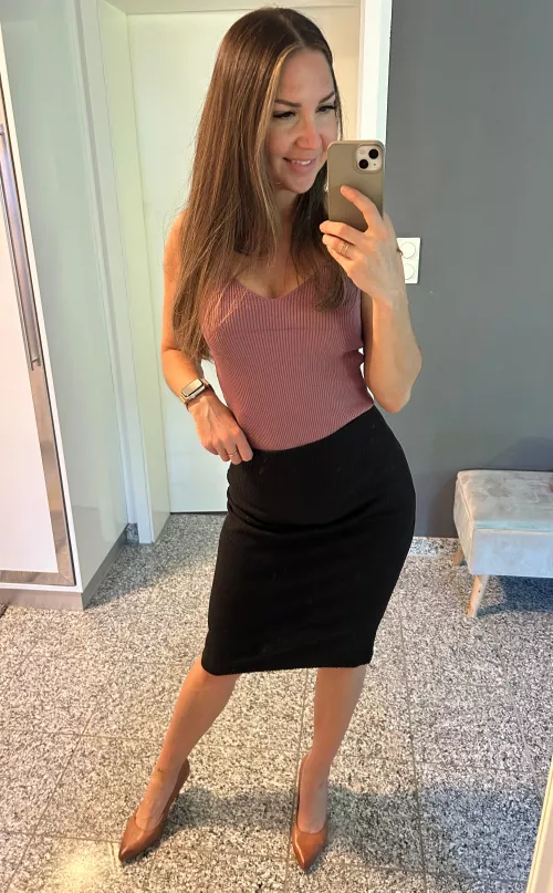 35yrold mirror Mommy