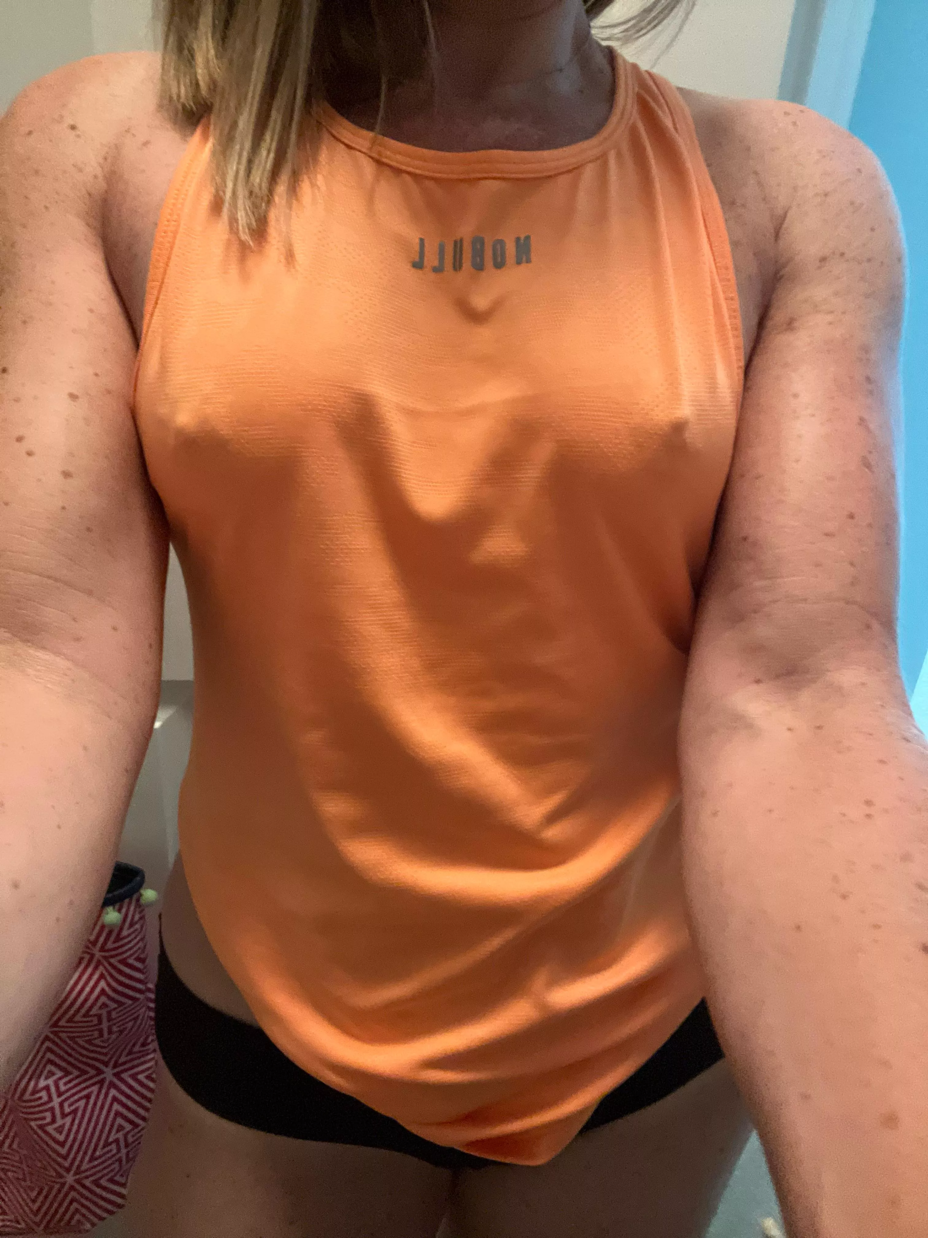 Cardio day! Bra or no bra?! (F)