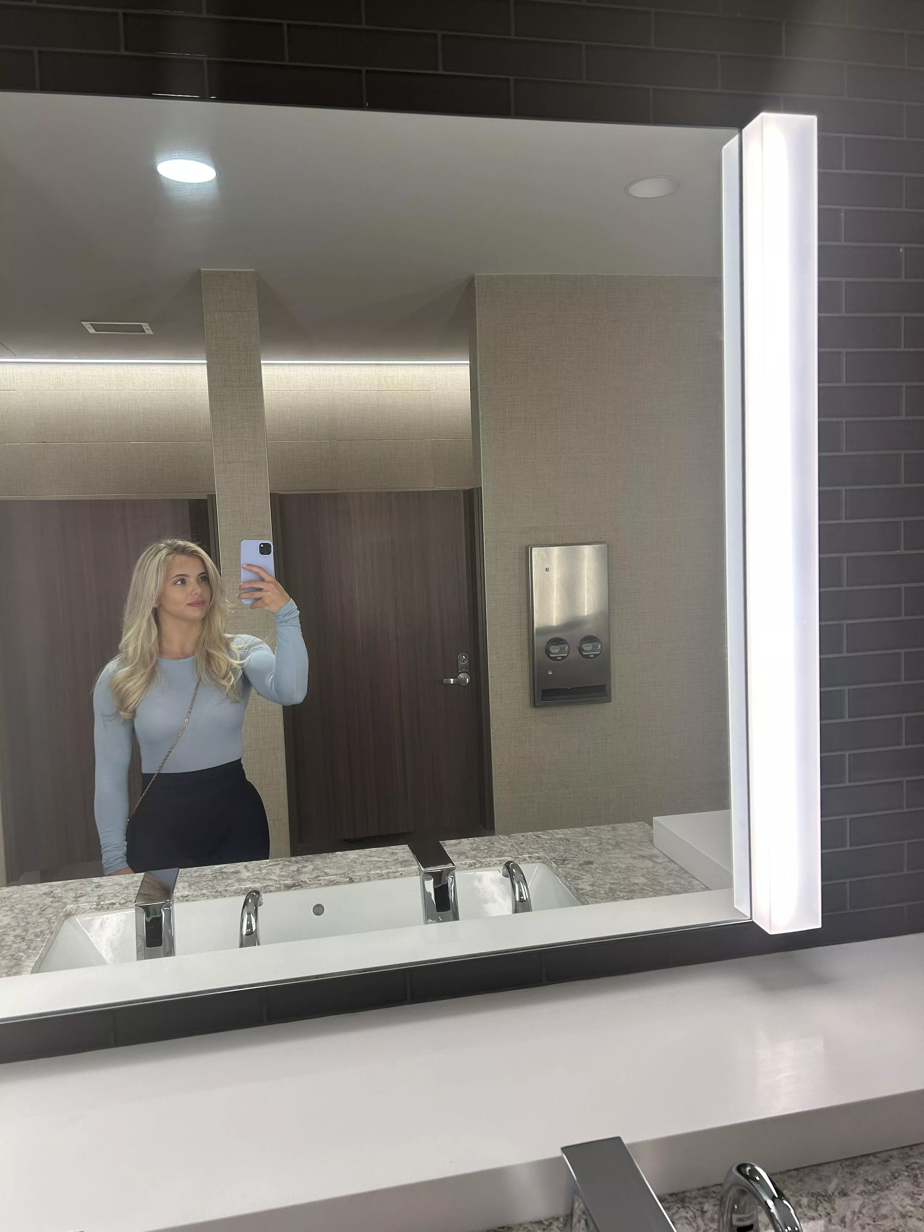 fit blonde with nice curves