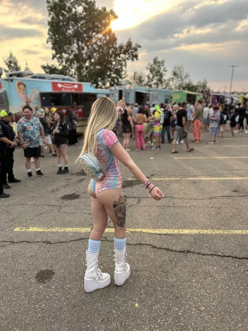 Love having my ass out :P