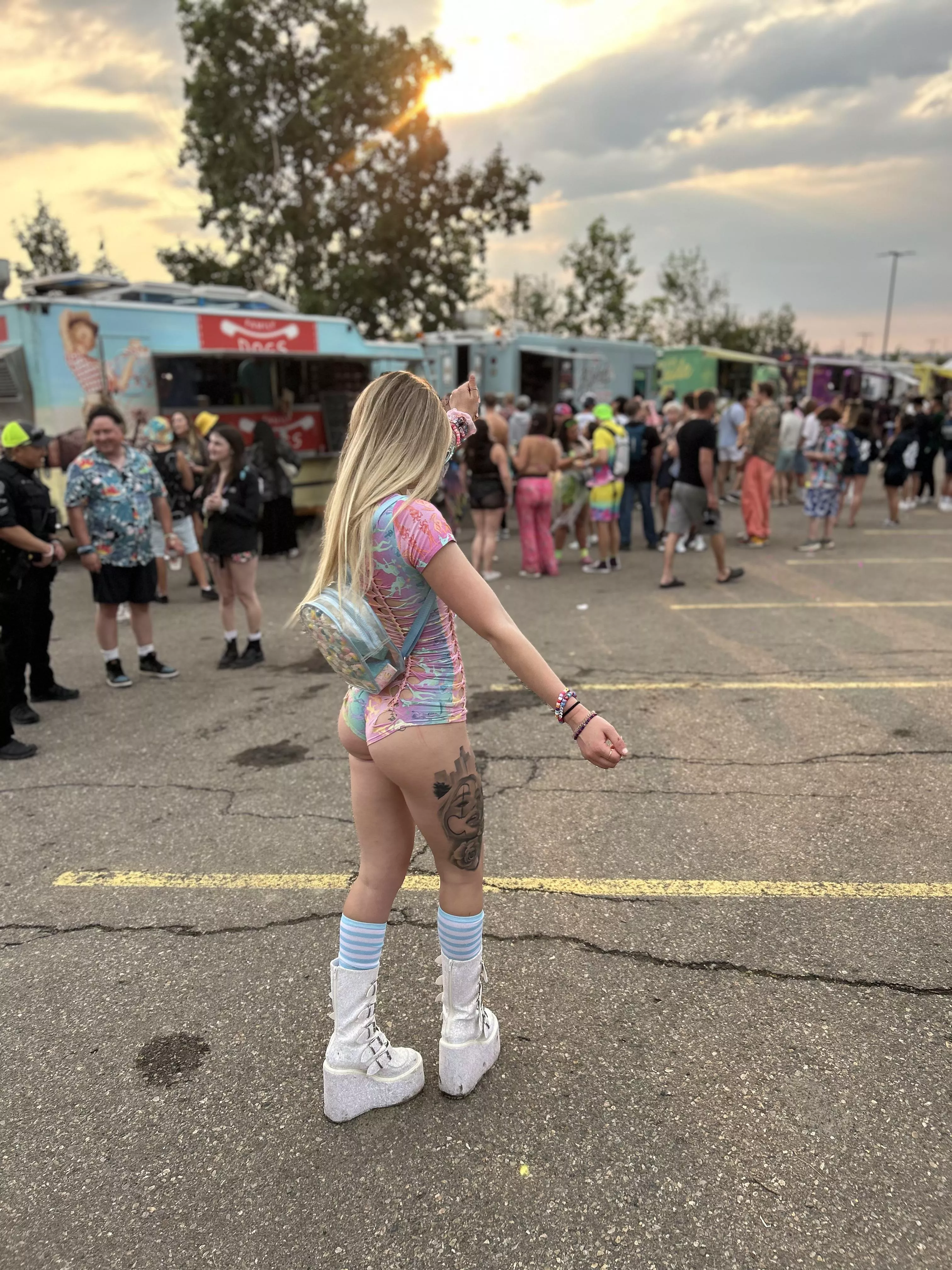 Love having my ass out :P