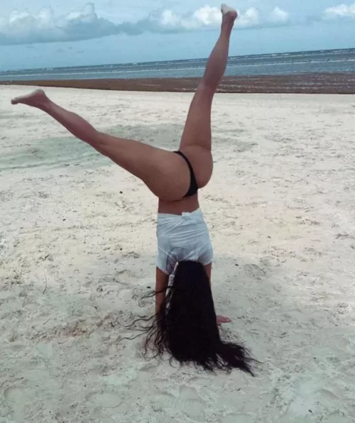 Thong picture off of khloes story