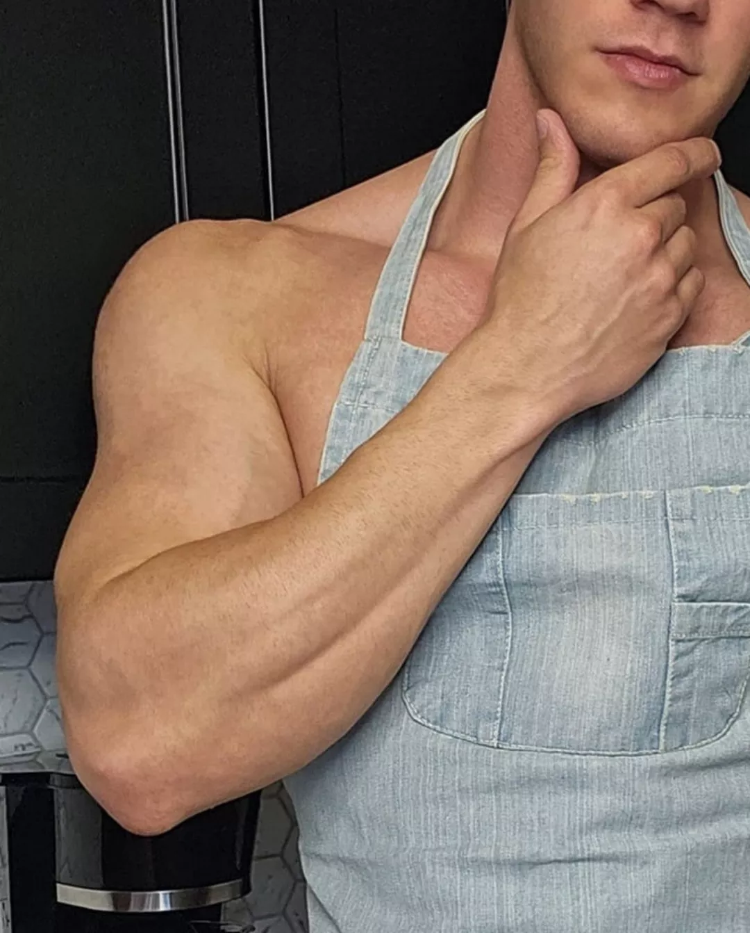 Wanna be my little taste tester 😏..?