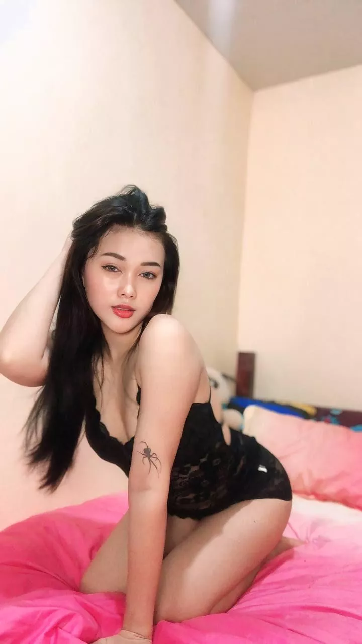 Can you help me to change my bed sheet?